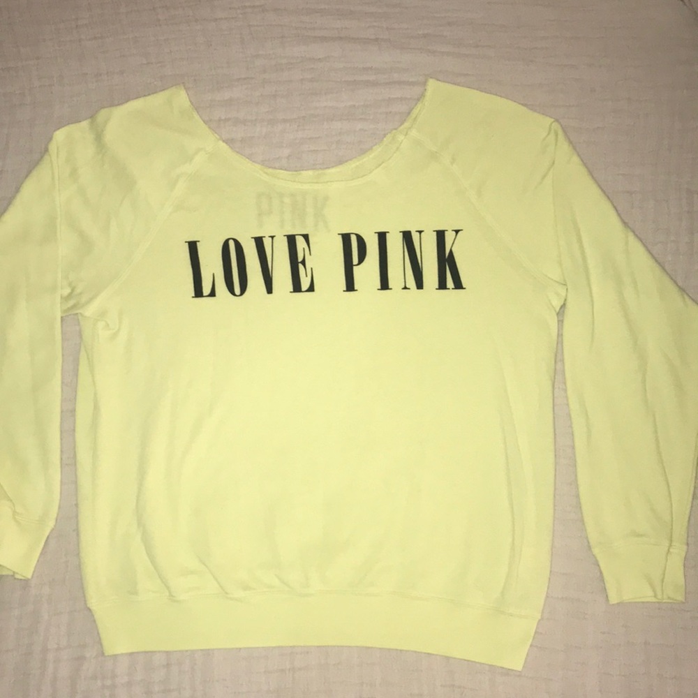 VS Pink sweatshirt!💛